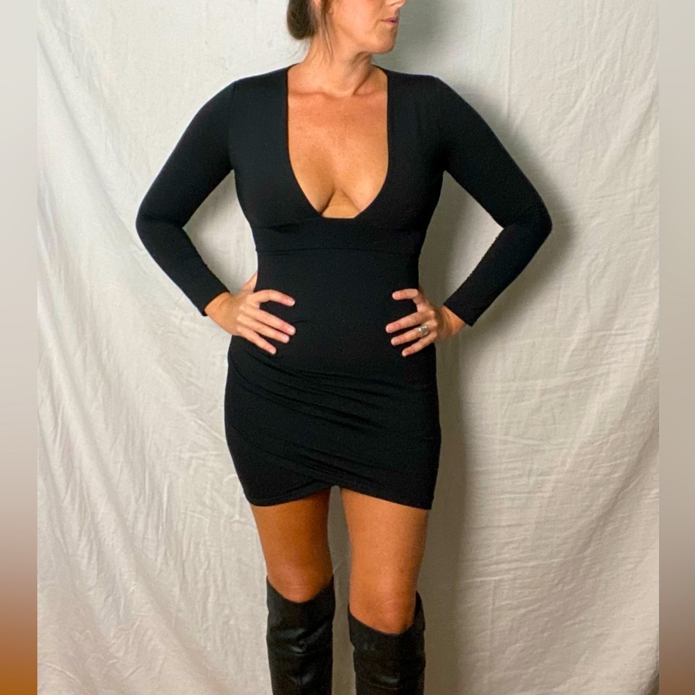 Deep v neck mini dress, backless NWOT
